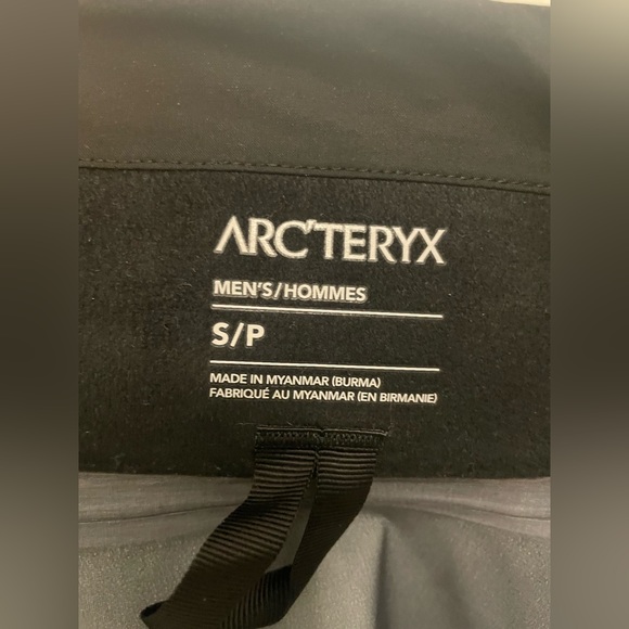 Like new Arc’teryx Men’s Beta Jacket - Picture 5 of 8